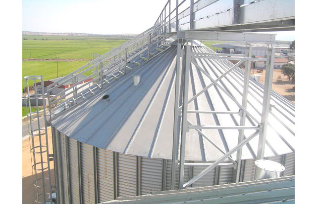 Líneas especiales de DANOBAT para fabricación de tejados de silos