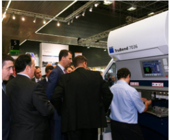 Visita del Principe Felipe al stand de TRUMPF
