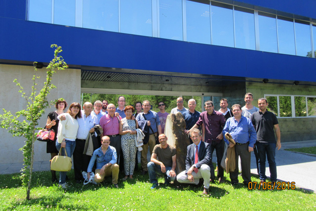 IZAR recibe la visita de un GRUPO de QF+