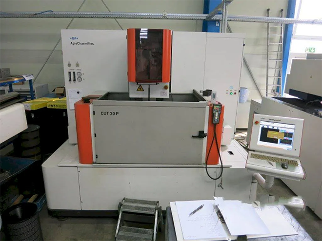 GINDUMAC: +GF+ AgieCharmilles Cut 30P (2012) GINDUMAC: +GF+ AgieCharmilles Cut 30P (2012)